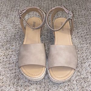 Platform sandals